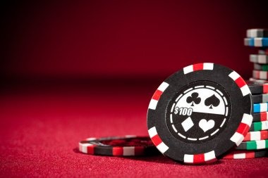 Lucky Twins live dealer game on miya showing two card hands and betting interface